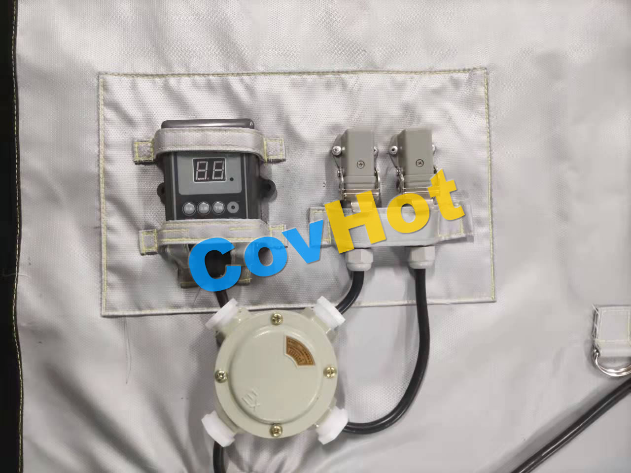電伴熱<a href=http://www.zvbx.cn/e/tags/?tagname=%E4%BF%9D%E6%B8%A9%E5%A5%97 target=_blank class=infotextkey>保溫套</a>
